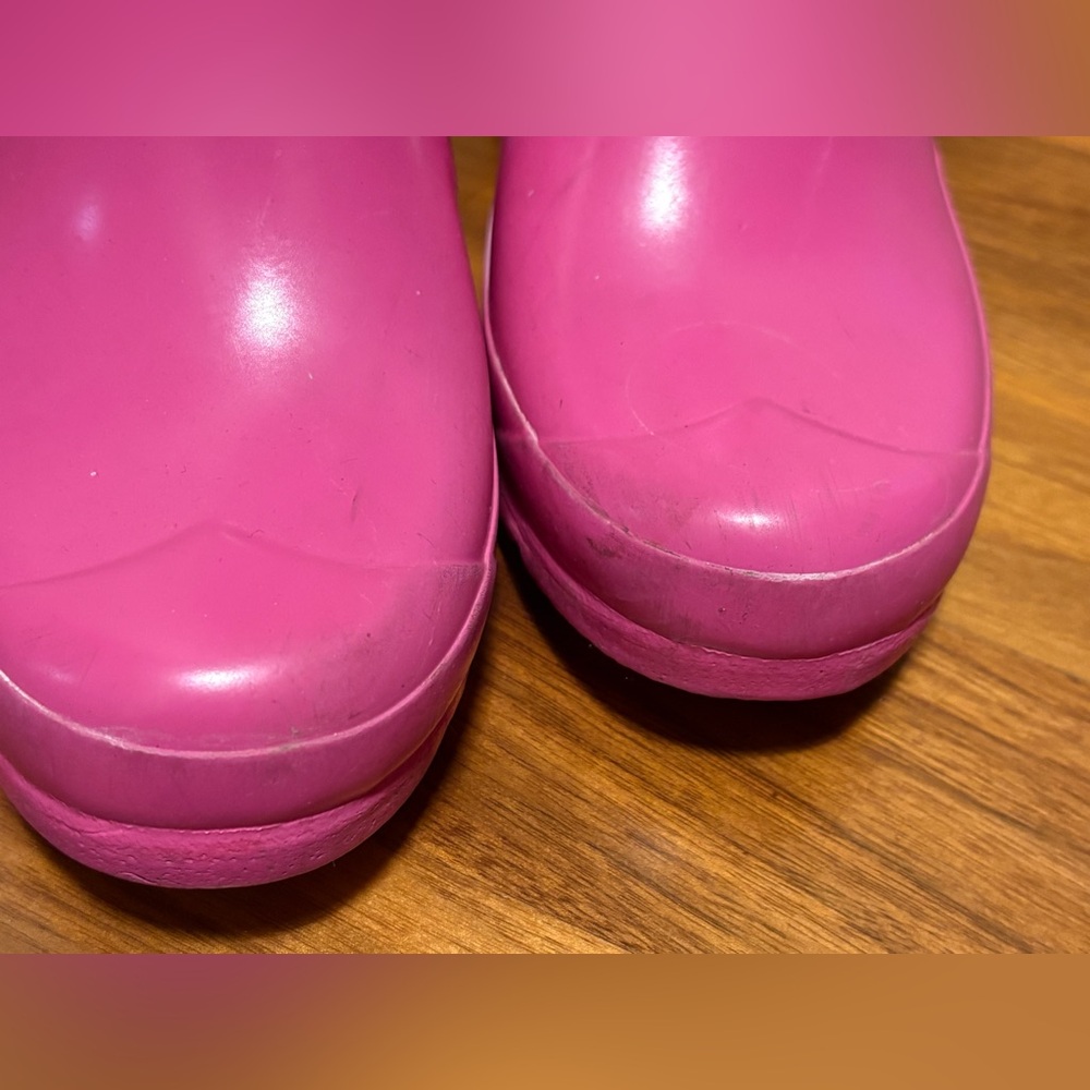 Hunter Classic sz 13 UK 32 pink gloss kids rain boots, great pre owned condition - Picture 5 of 17